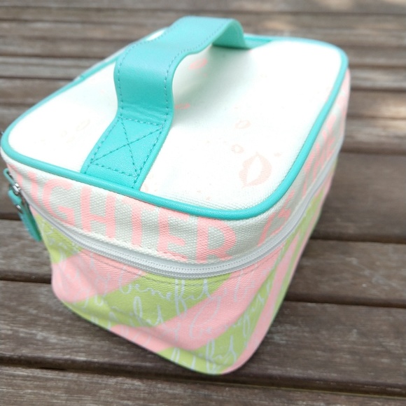 NWOT Benefit Traincase Makeup Cosmetics Case Bag
